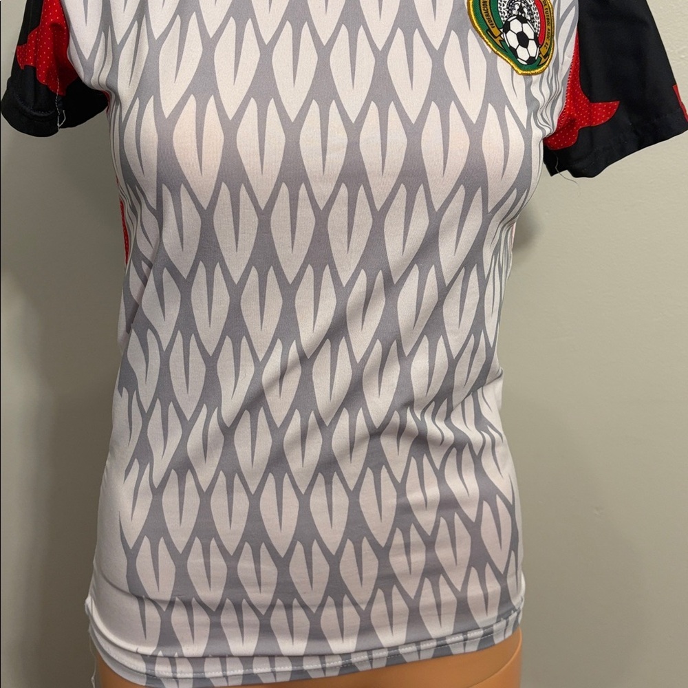 Women's Gray and Red Soccer Jersey Mexico - Picture 2 of 6